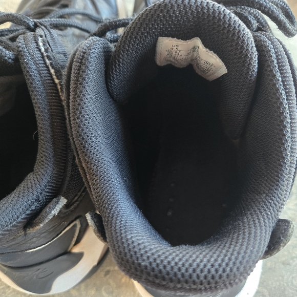 Mens Jordan's size 9.5 - Picture 4 of 10